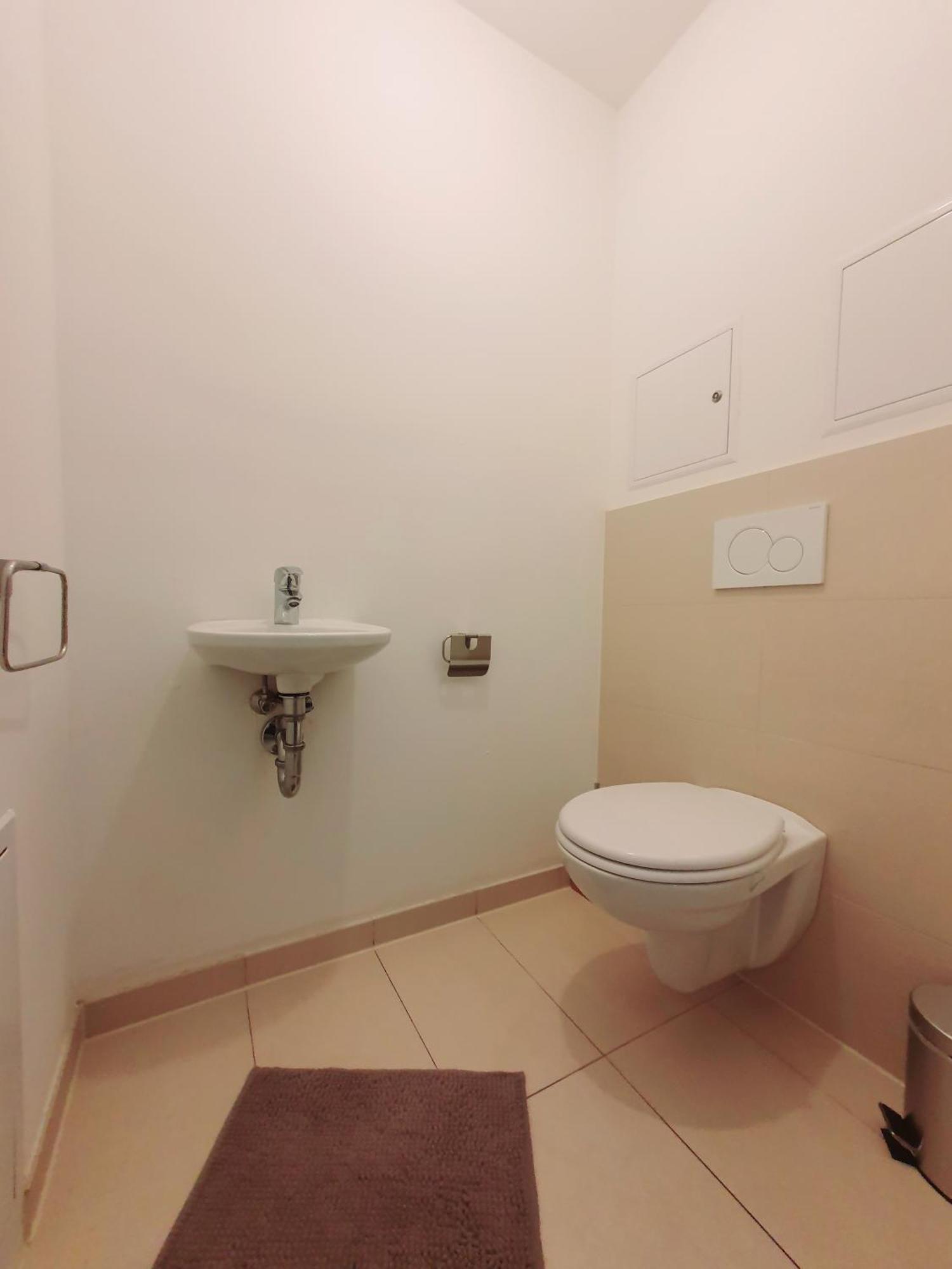 Near Lake One Bedroom Cute Apartment فيينا المظهر الخارجي الصورة