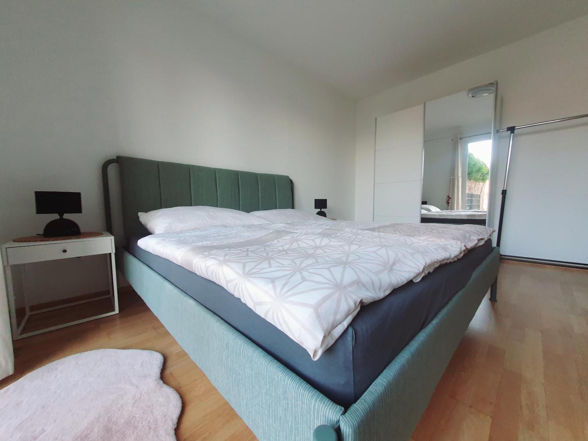 Near Lake One Bedroom Cute Apartment فيينا المظهر الخارجي الصورة